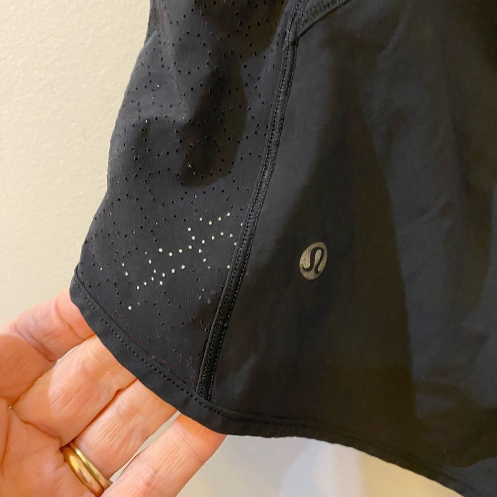 lululemon Real Quick Short Black Women Size 6 - Picture 6 of 10